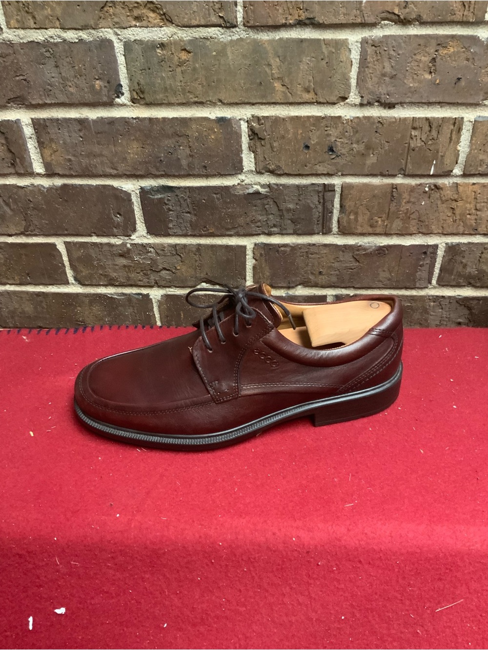 Ecco Men's Lace-Up Oxford in Mahogany Brown